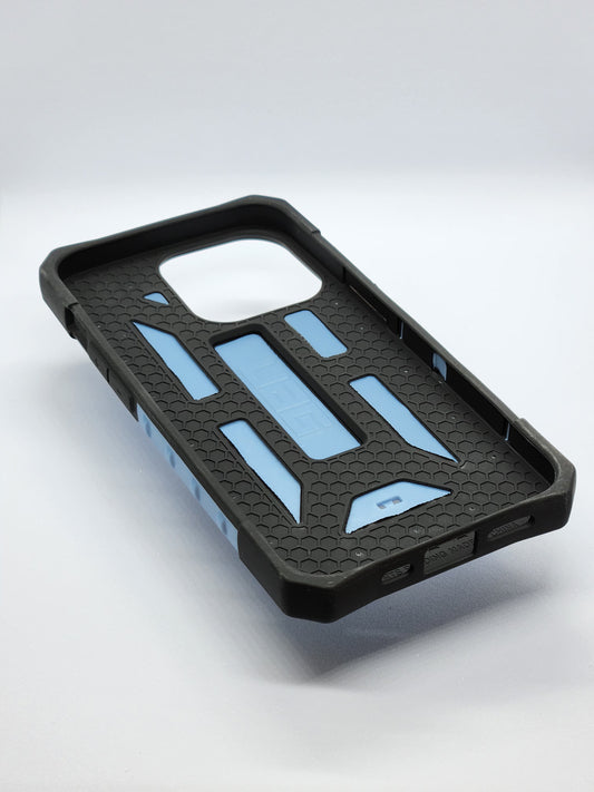 UAG PATHFINDER SERIES FOR IPHONES