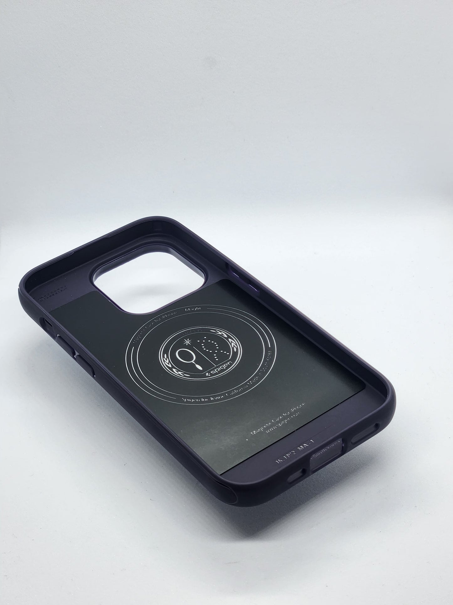 SPIGEN MAG ARMOUR CASES FOR IPHONES