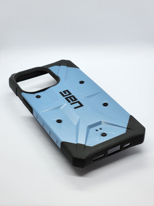 UAG PATHFINDER SERIES FOR IPHONES