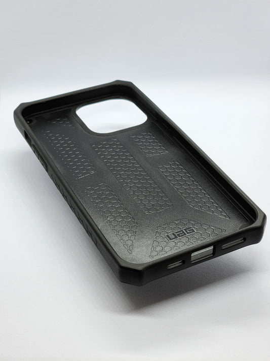 UAG MONARCH SERIES FOR IPHONES